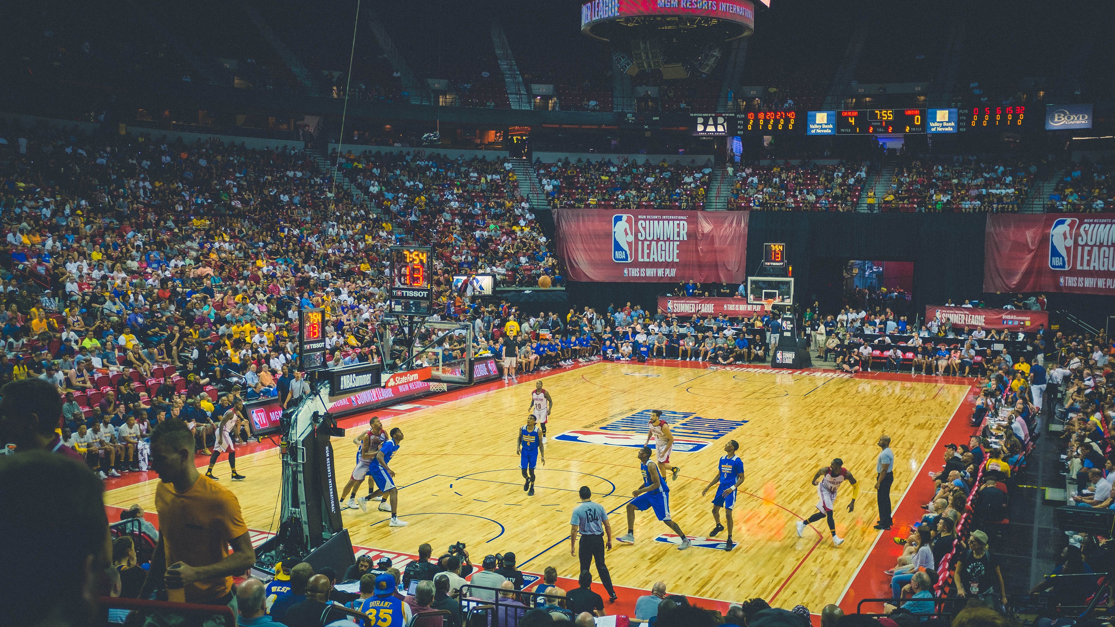 森林狼粉碎灰熊,小贾伦在F1新赛季揭幕战接管比赛