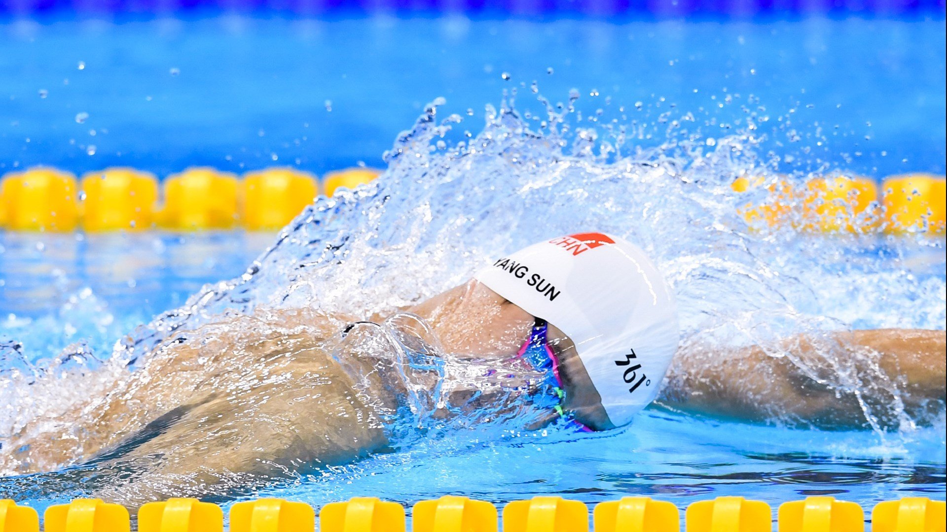 赛道上的绝对主宰，哈斯车队强势碾压阿斯顿马丁，维斯塔潘上演高光表现