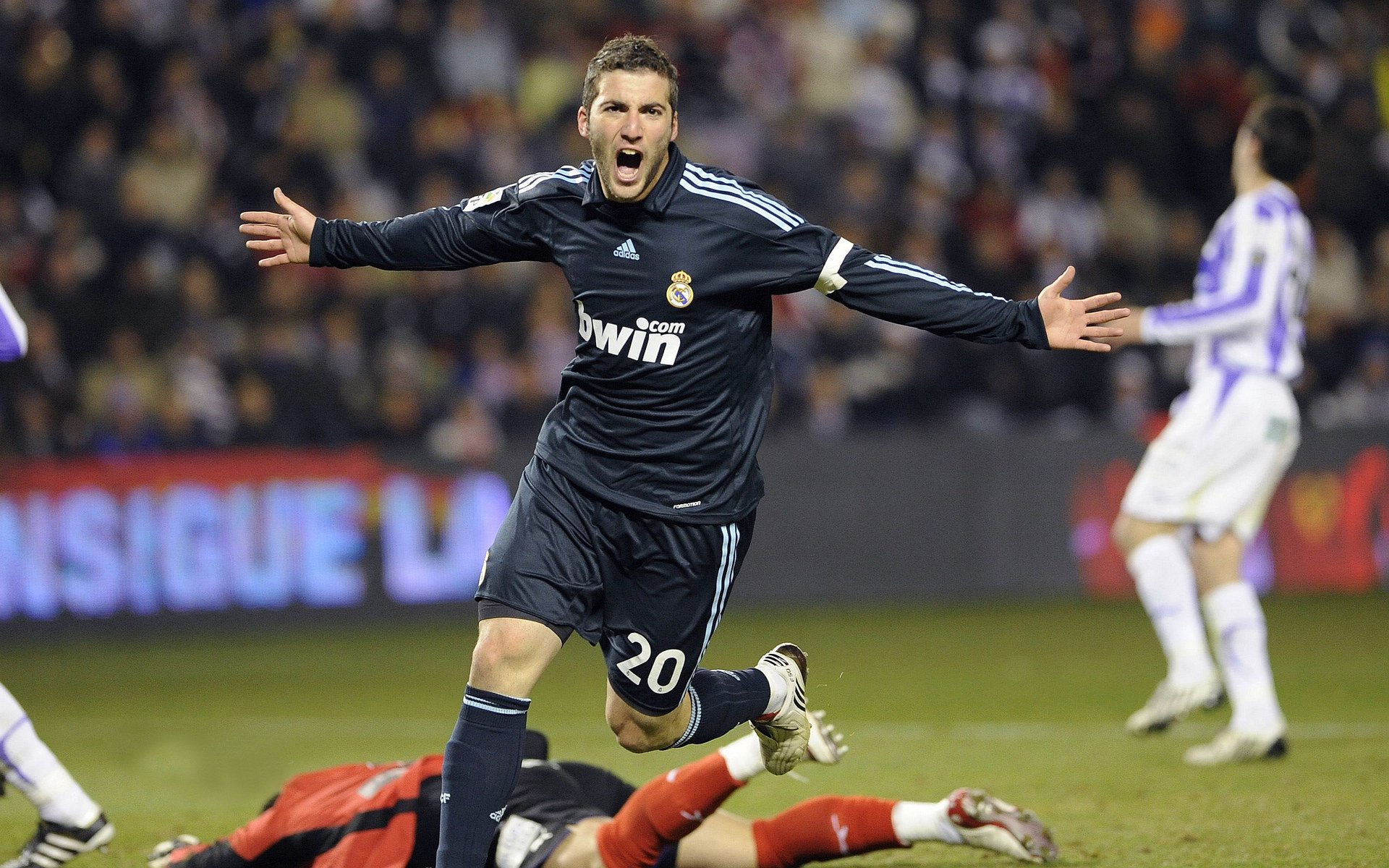 主宰时刻，乔治末节狂飙，鹈鹕决胜局力克马刺